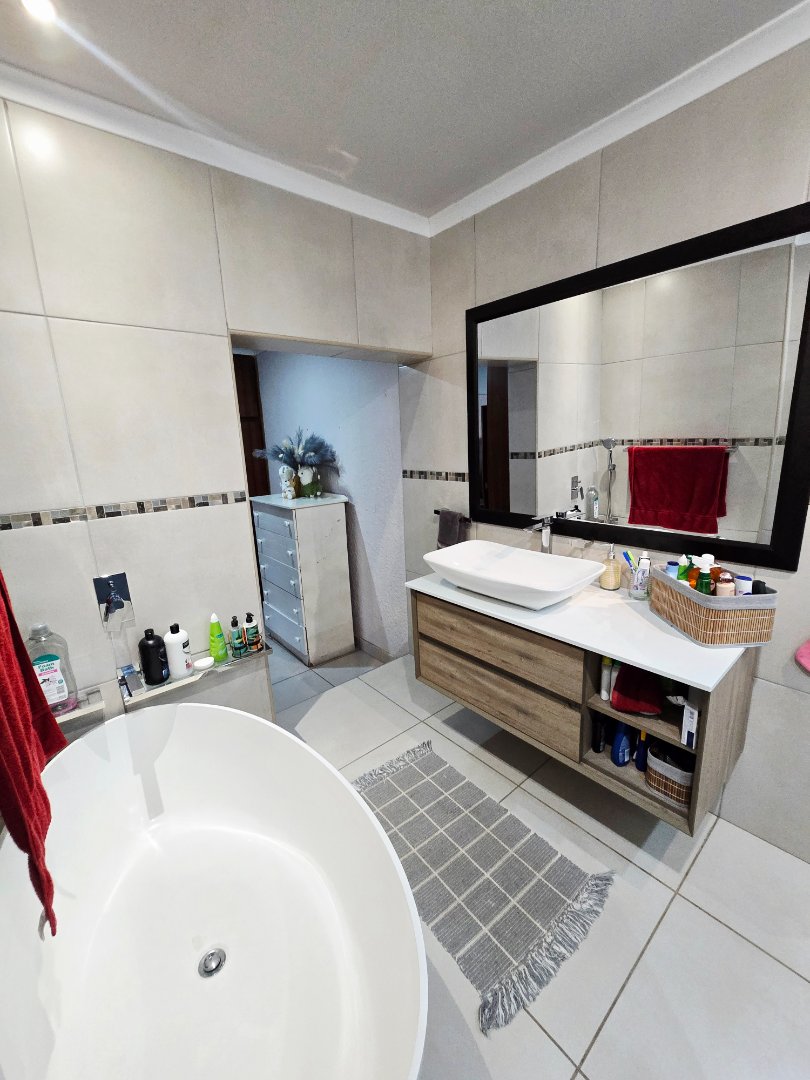 3 Bedroom Property for Sale in La Hoff North West